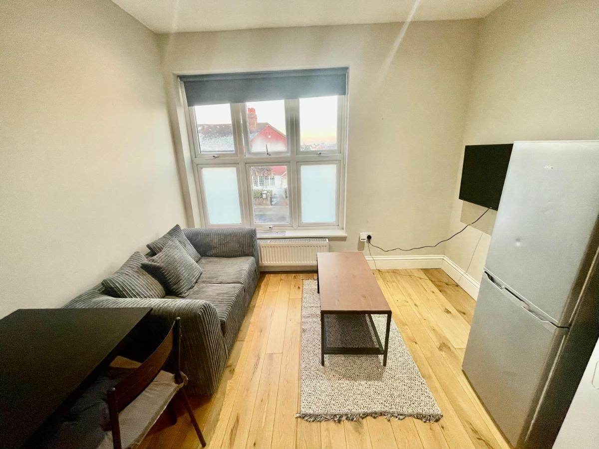 Cosy 1 Bedroom Flat! London Exteriör bild